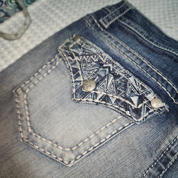 PAISLEY SKY EUC WOMENS SZ 14 EMBELLISHED FLARED DENIM BLUE JEANS - Picture 8 of 8